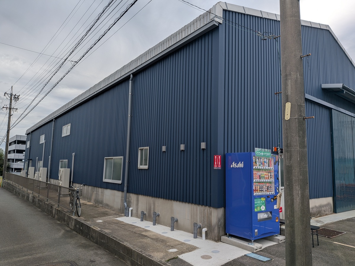 新工場外観側面